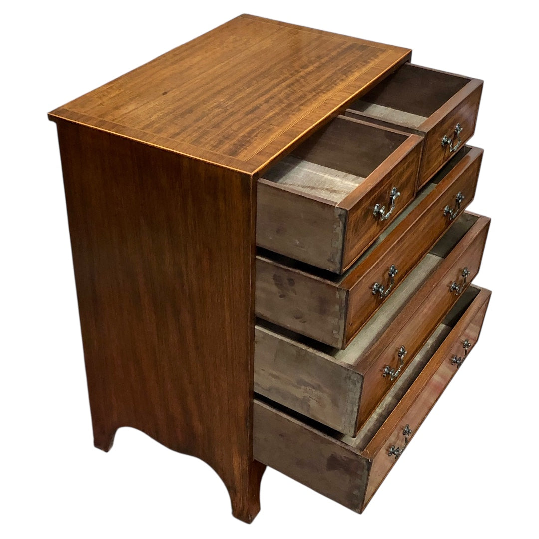 000620....Handsome Small Vintage Mahogany Chest Of Drawers