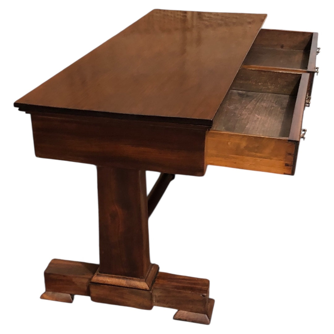 000615....Handsome Antique Mahogany Coffee Table