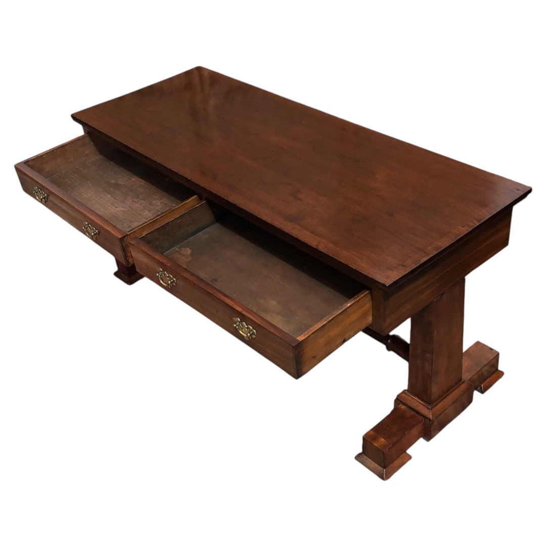 000615....Handsome Antique Mahogany Coffee Table