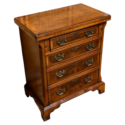 000595....Handsome Vintage Figured Walnut Chest Of Drawers/Small Chest