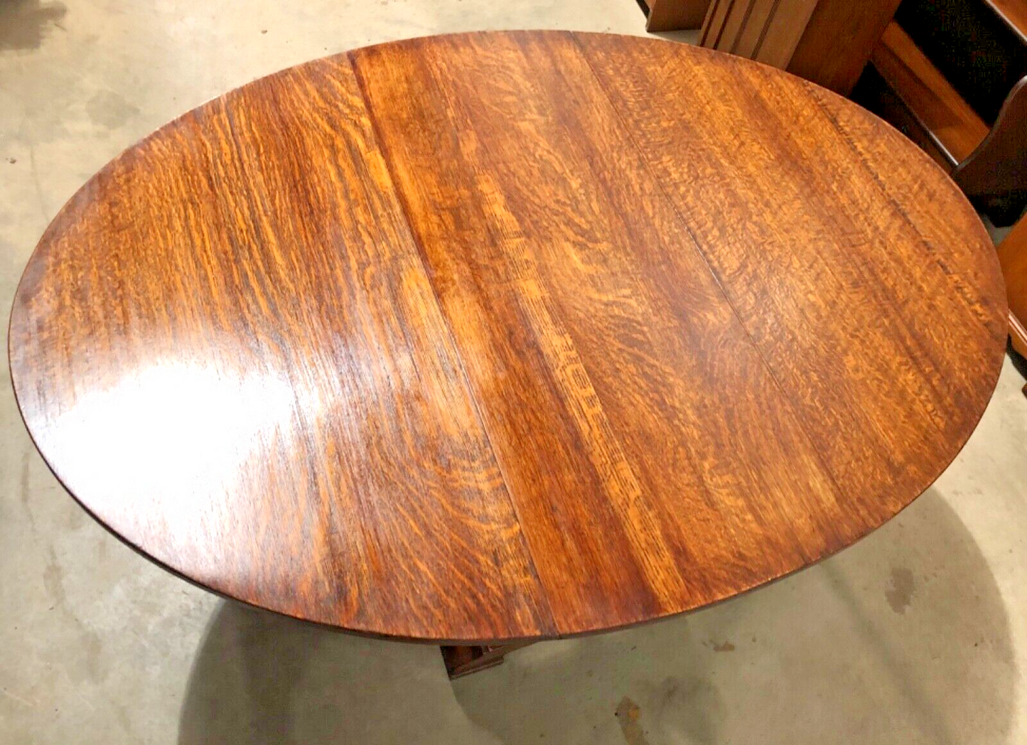 000870.....Handsome Vintage Solid Oak Gateleg / Drop Leaf Dining Table ( sold )