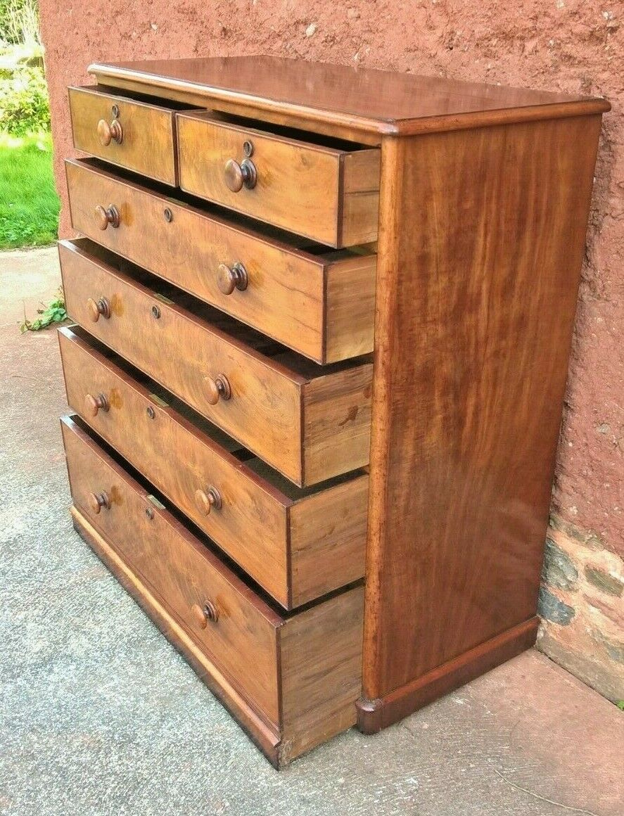 Good Quality Flame Mahogany Chest Antique Chest Drawers