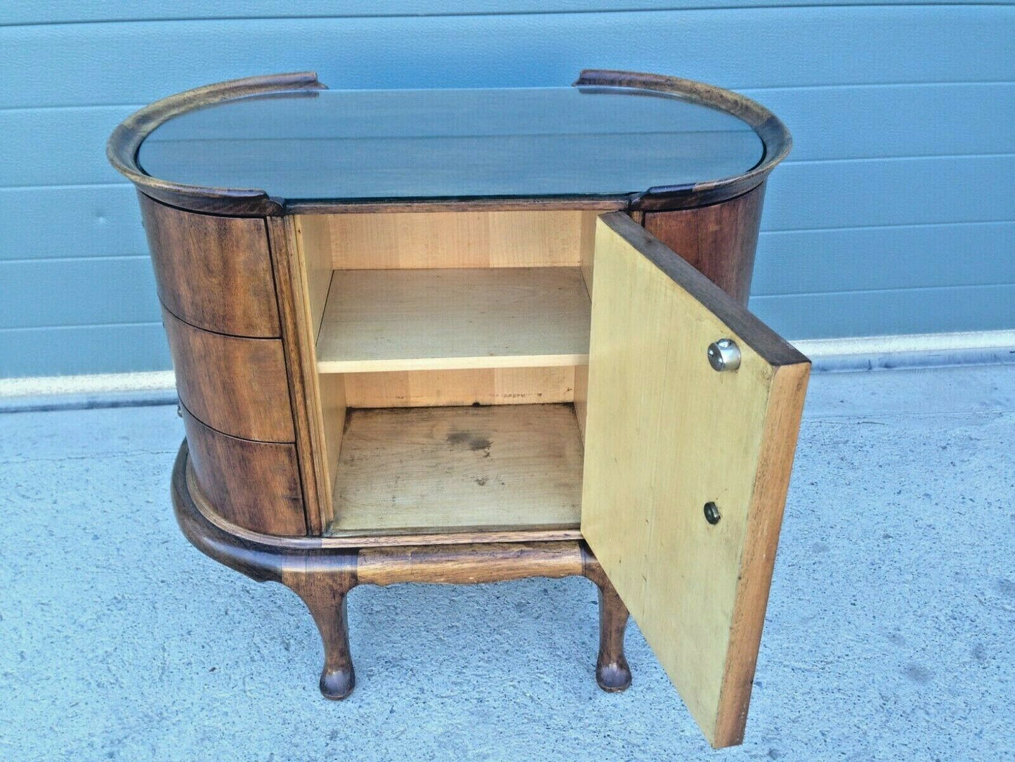 222.....Gorgeous Vintage Walnut Drinks Cabinet / Vintage Cocktail Cabinet