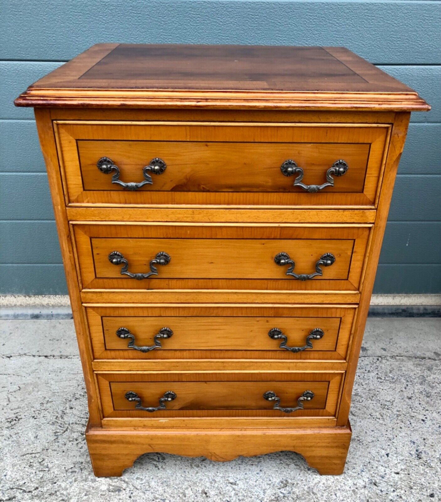 000893....Handsome Pair Of Vintage Yew Bedside Chests / Bedside Tables