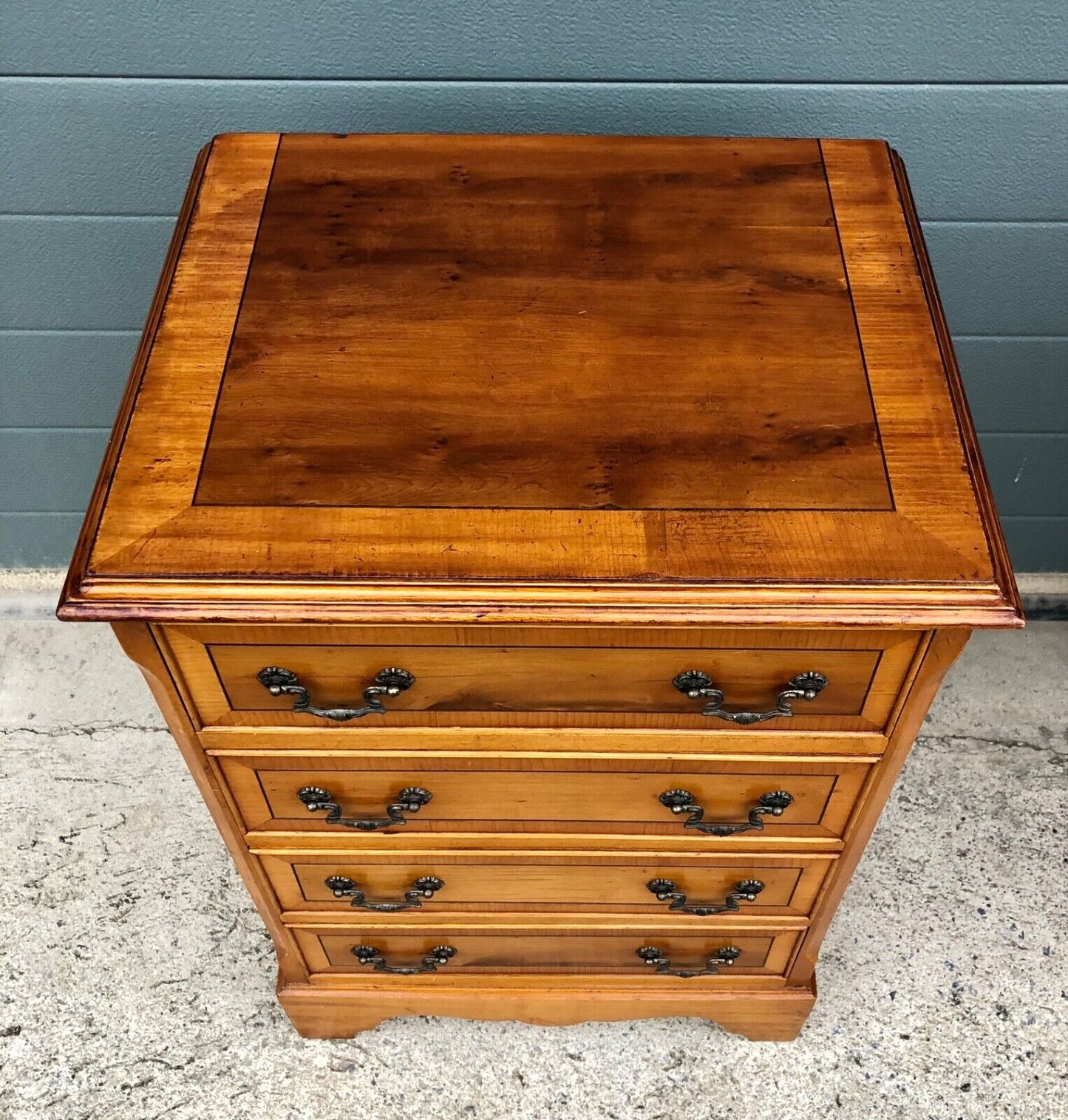 000893....Handsome Pair Of Vintage Yew Bedside Chests / Bedside Tables