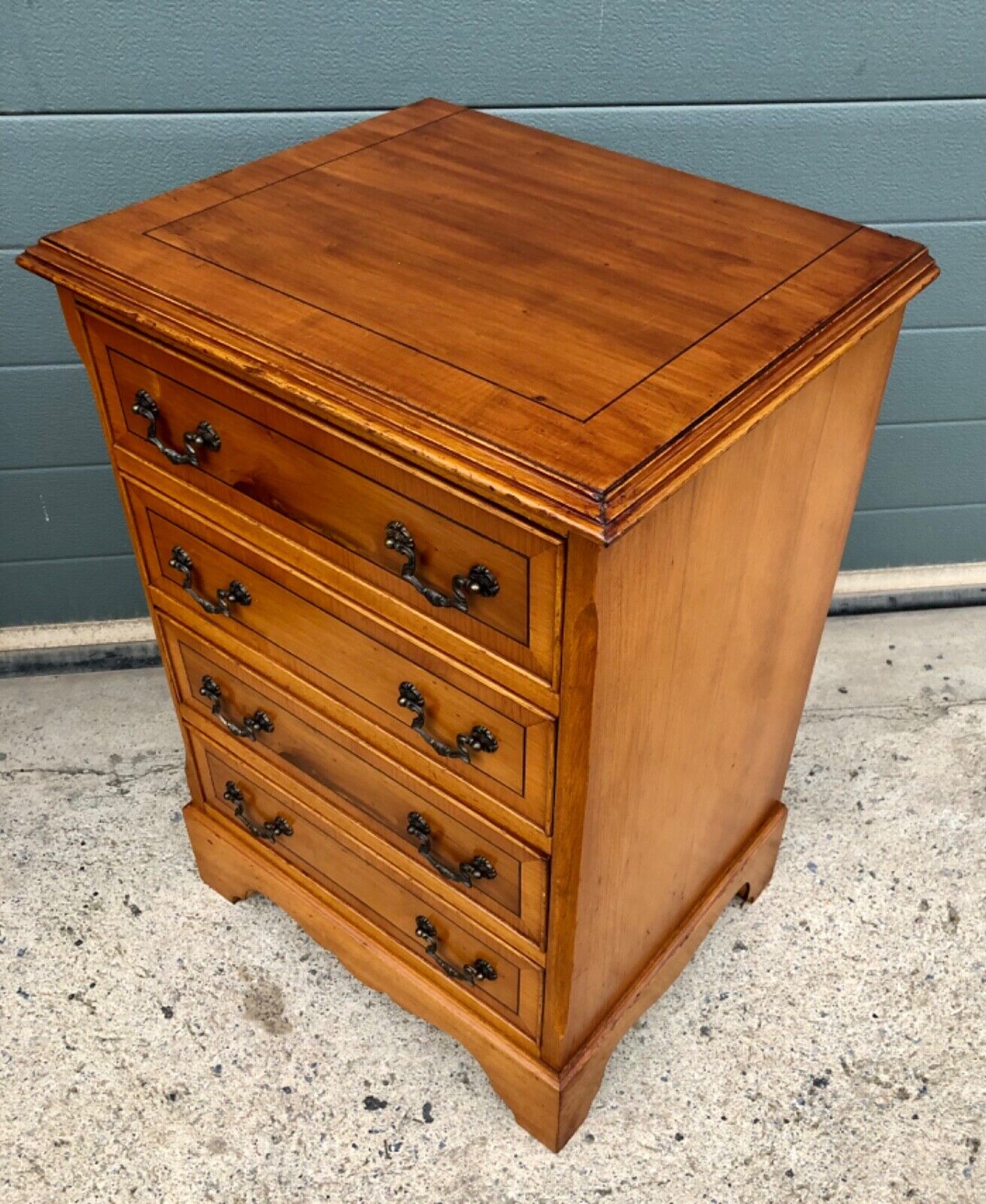 000893....Handsome Pair Of Vintage Yew Bedside Chests / Bedside Tables