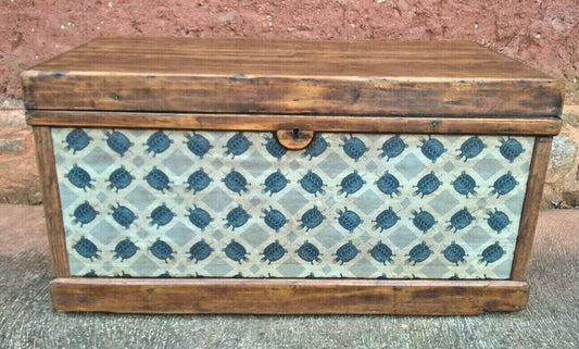 Fabulous Vintage Storage Chest / Blanket Box / Travel Trunk