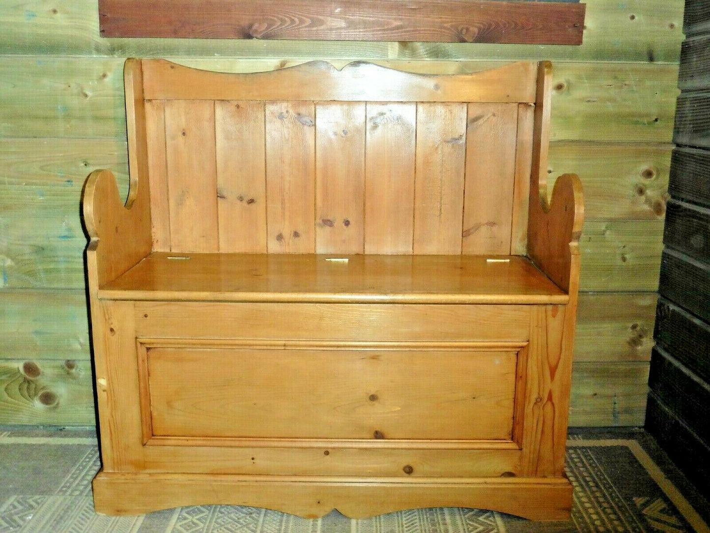 400.....Vintage Pine Hall Seat With Storage / Vintage Pine Settle