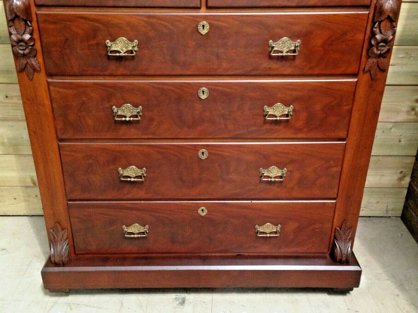Magnificent Antique Mahogany Chest Of Drawers / Large Chest