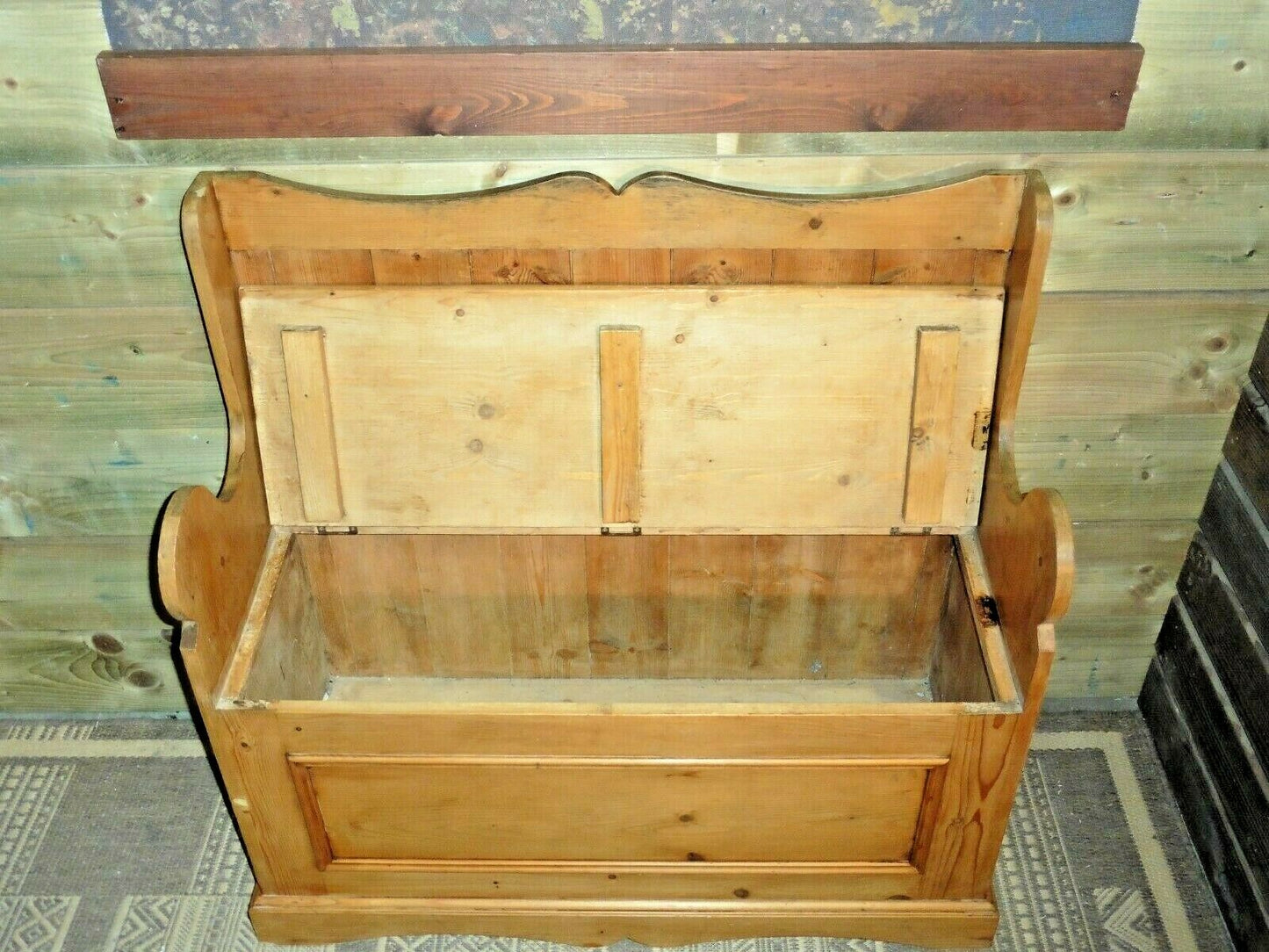 400.....Vintage Pine Hall Seat With Storage / Vintage Pine Settle