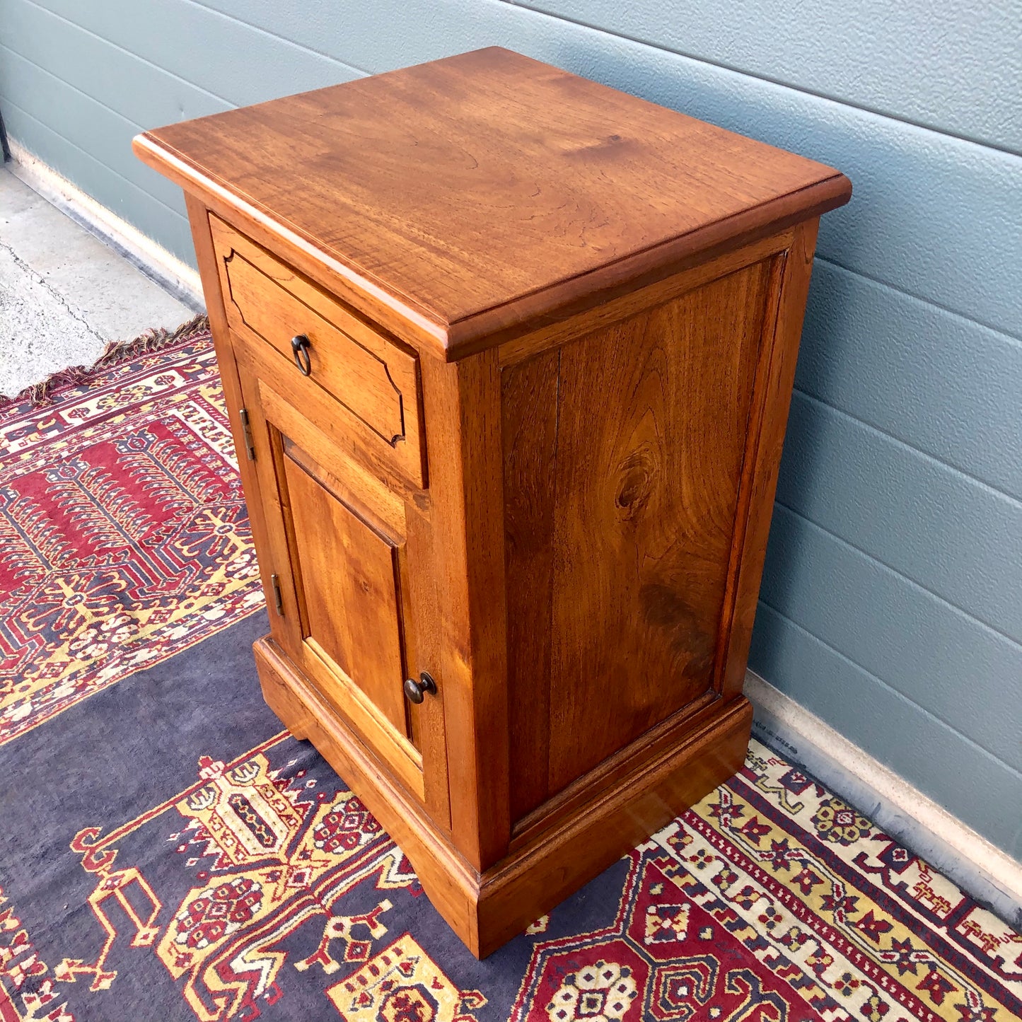 A Pair Of Solid Teak Vintage Bedside Cabinets / Vintage Bedside Tables ( SOLD )