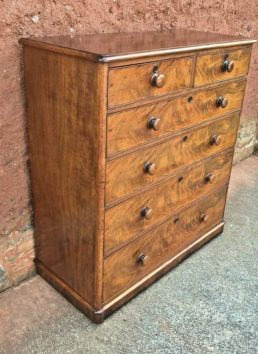Good Quality Flame Mahogany Chest Antique Chest Drawers