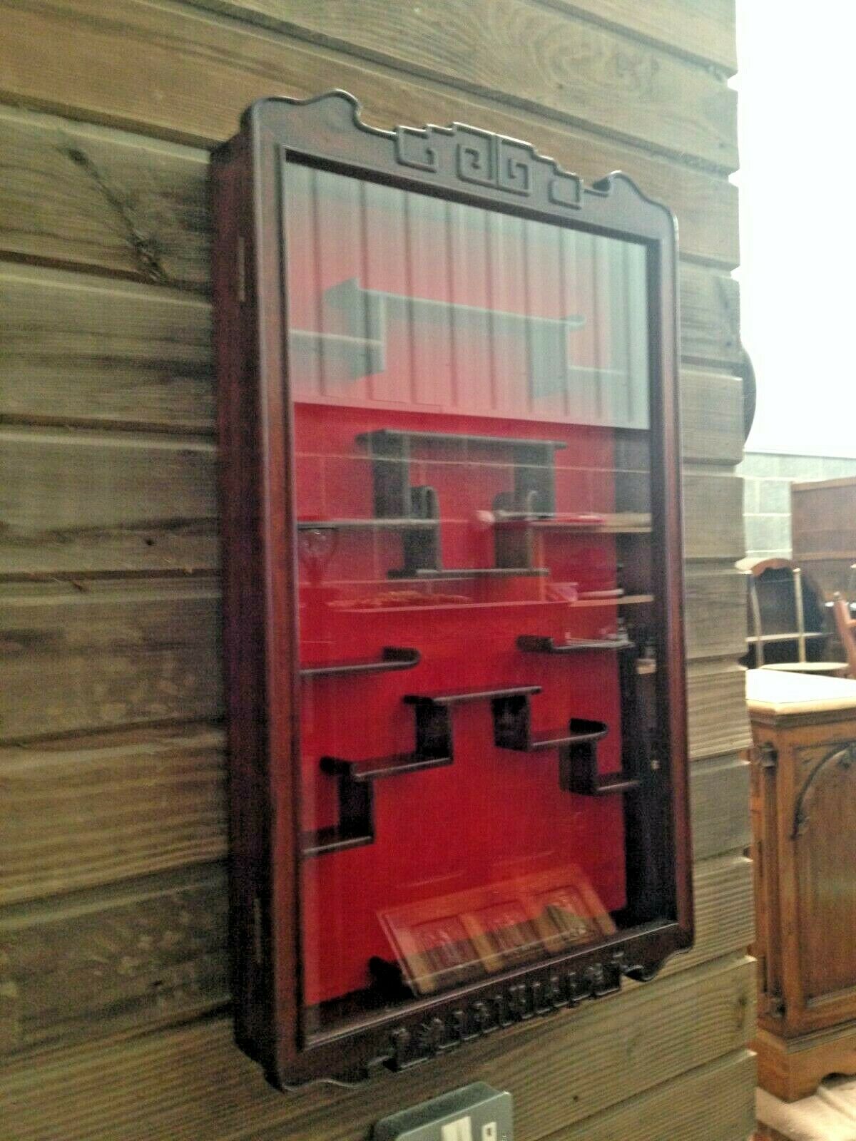 227.....Display Cabinet / Vintage Oriental Wall Hanging Display Cabinet