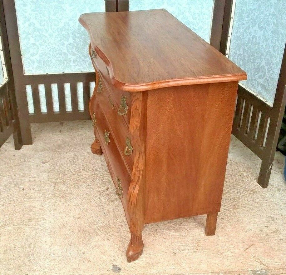 278.....Gorgeous Bijou French Vintage Oak Chest Of Drawers / French Oak Bedside Chest