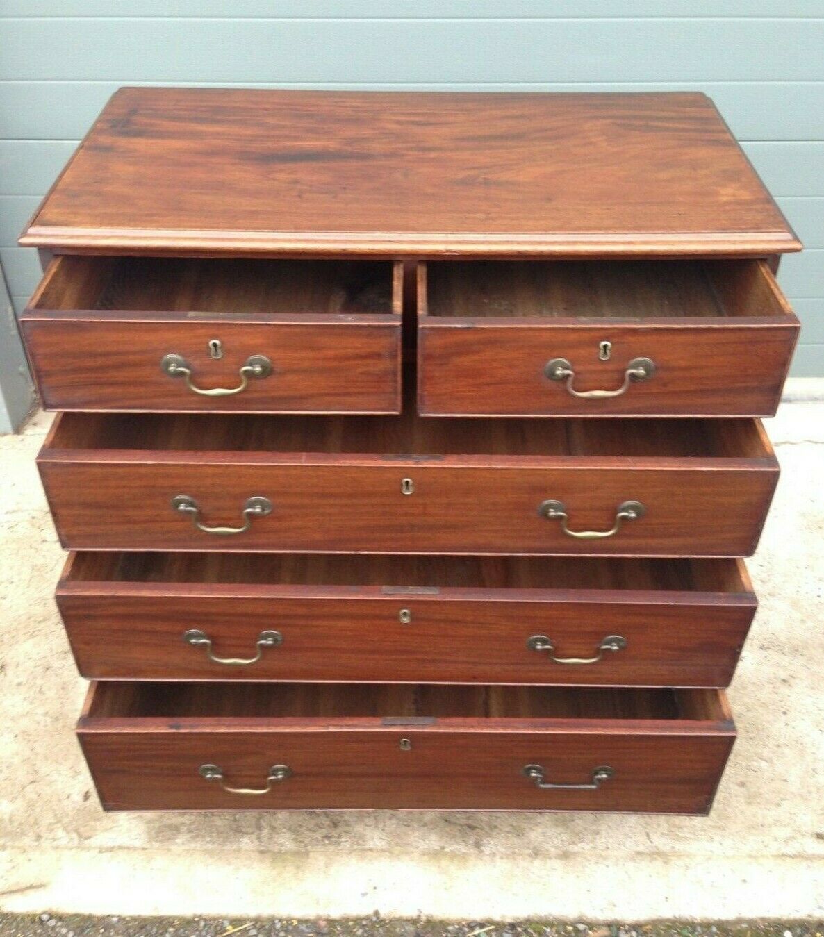 234.....Handsome Early Georgian Mahogany Chest / Antique Chest Of Drawers ( SOLD )