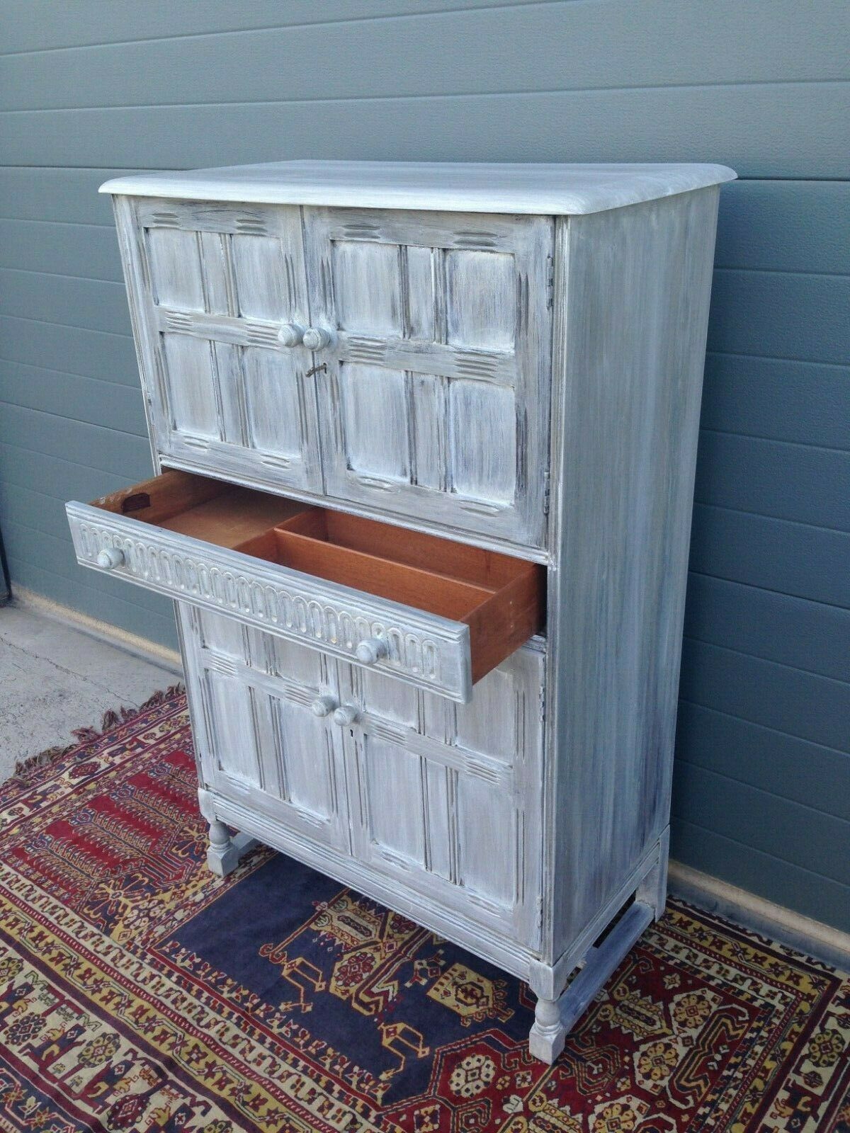 221.....Vintage Drinks Cabinet By Priory Furniture / Vintage Cocktail Cabinet