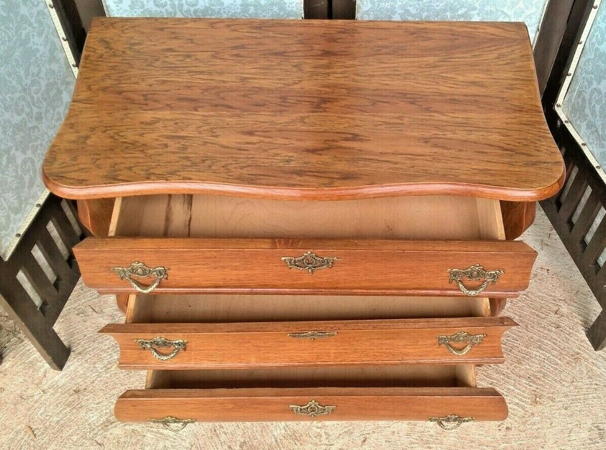 278.....Gorgeous Bijou French Vintage Oak Chest Of Drawers / French Oak Bedside Chest