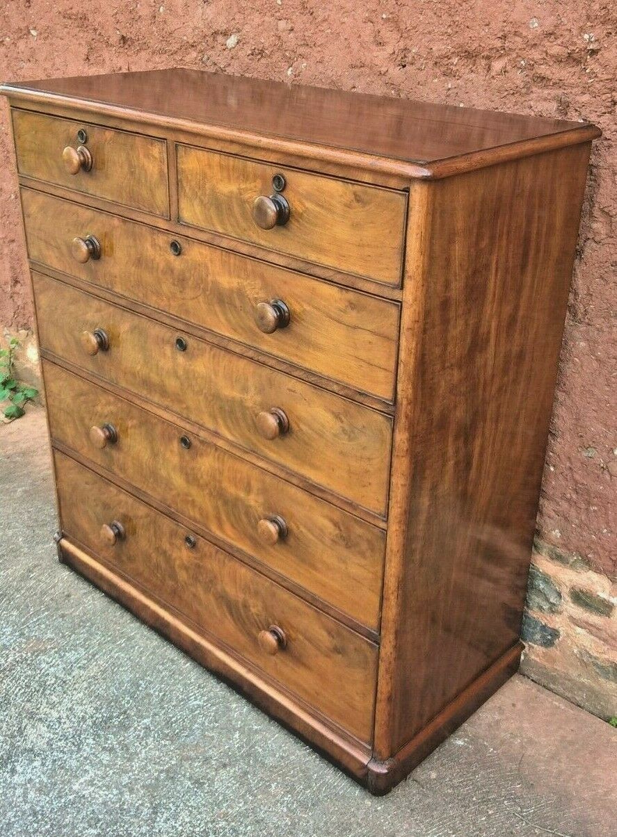 Good Quality Flame Mahogany Chest Antique Chest Drawers