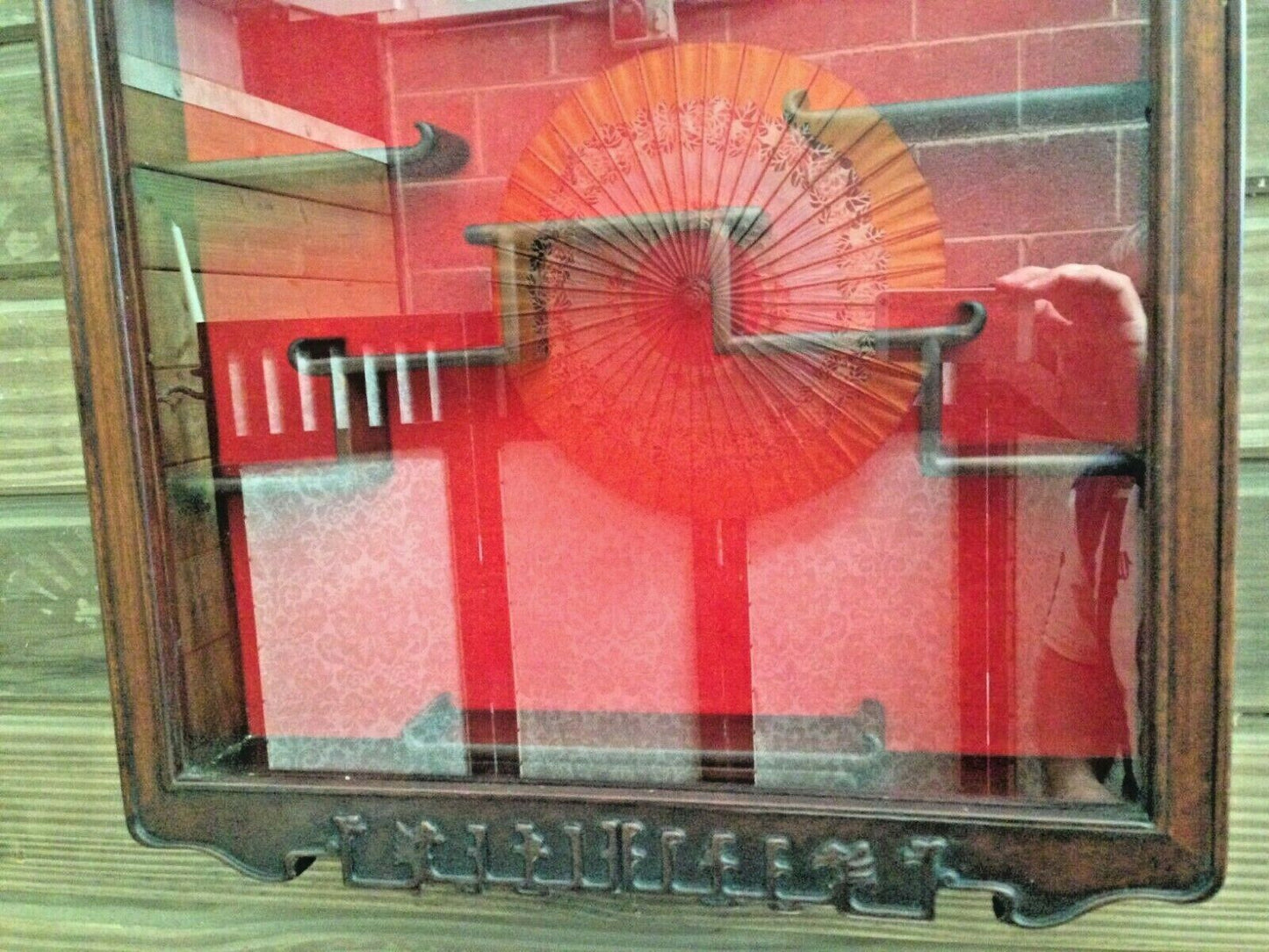 227.....Display Cabinet / Vintage Oriental Wall Hanging Display Cabinet