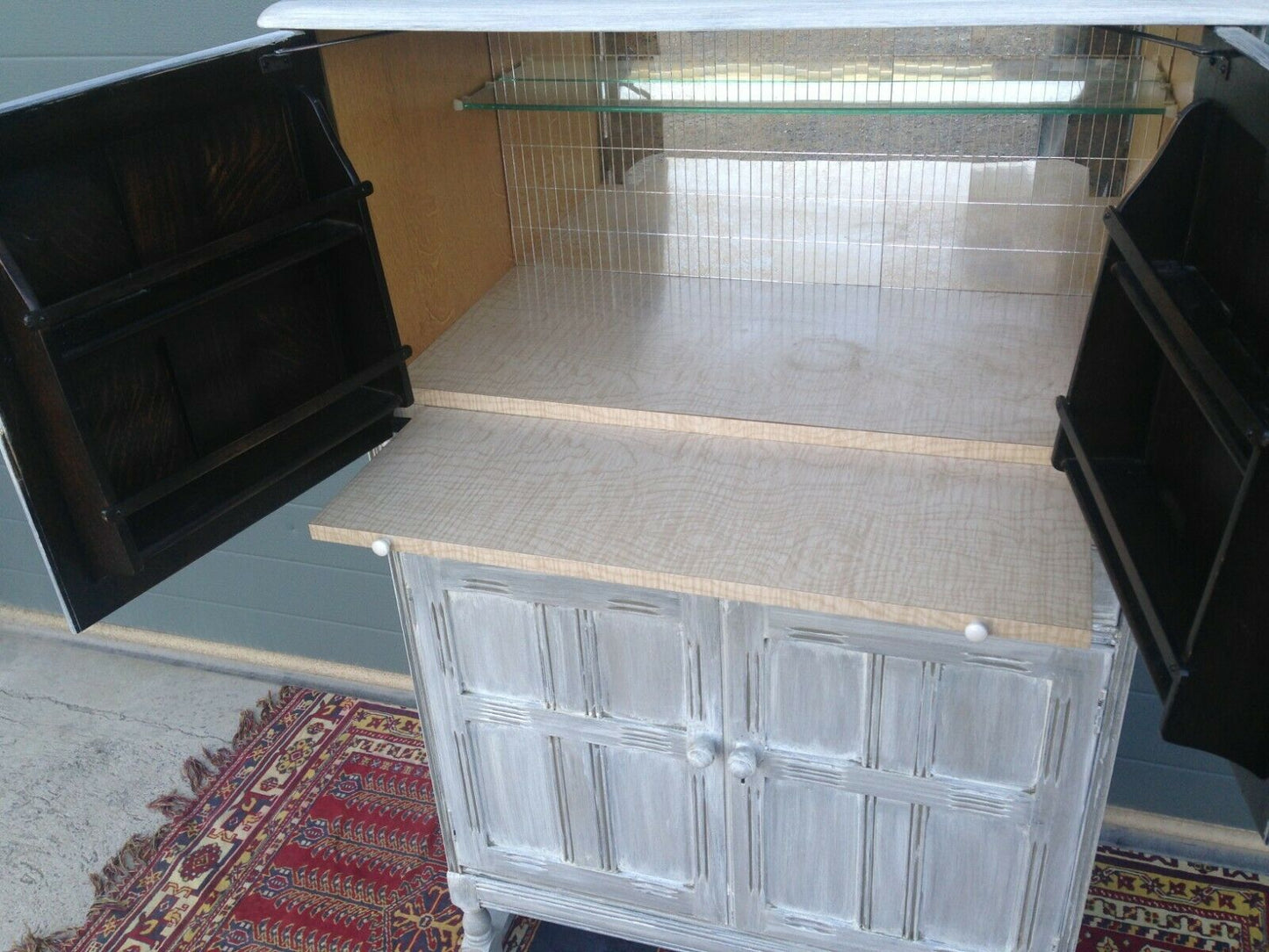 221.....Vintage Drinks Cabinet By Priory Furniture / Vintage Cocktail Cabinet