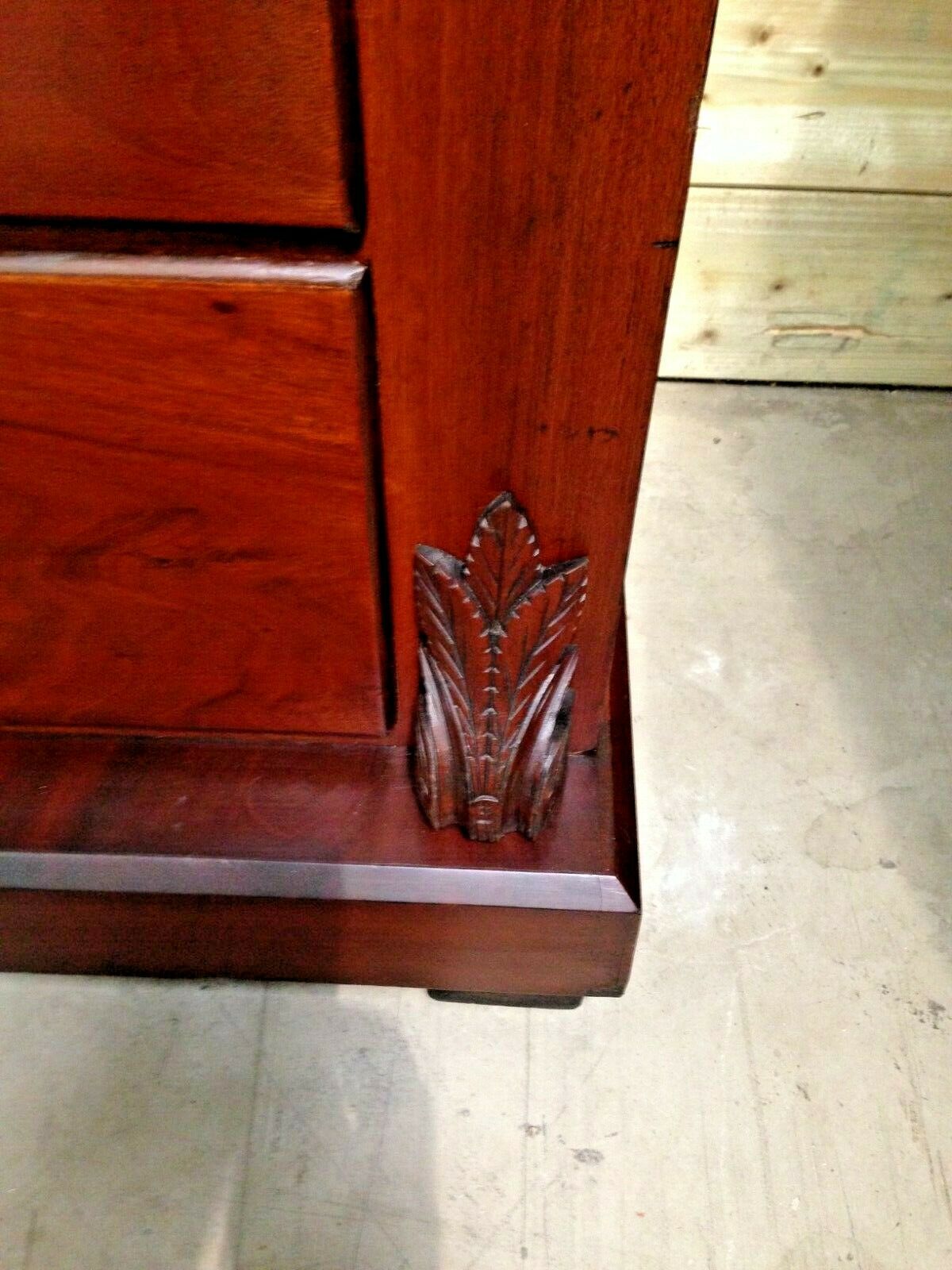 Magnificent Antique Mahogany Chest Of Drawers / Large Chest