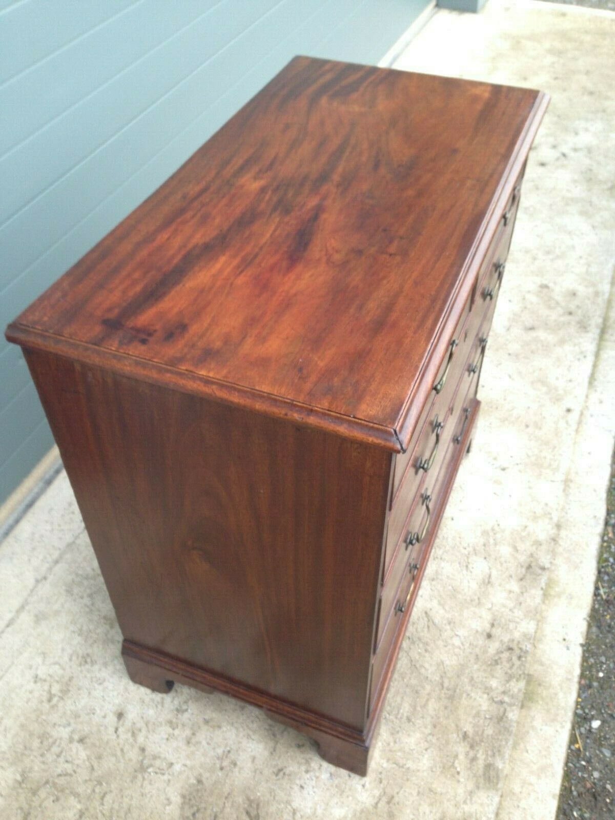 234.....Handsome Early Georgian Mahogany Chest / Antique Chest Of Drawers ( SOLD )