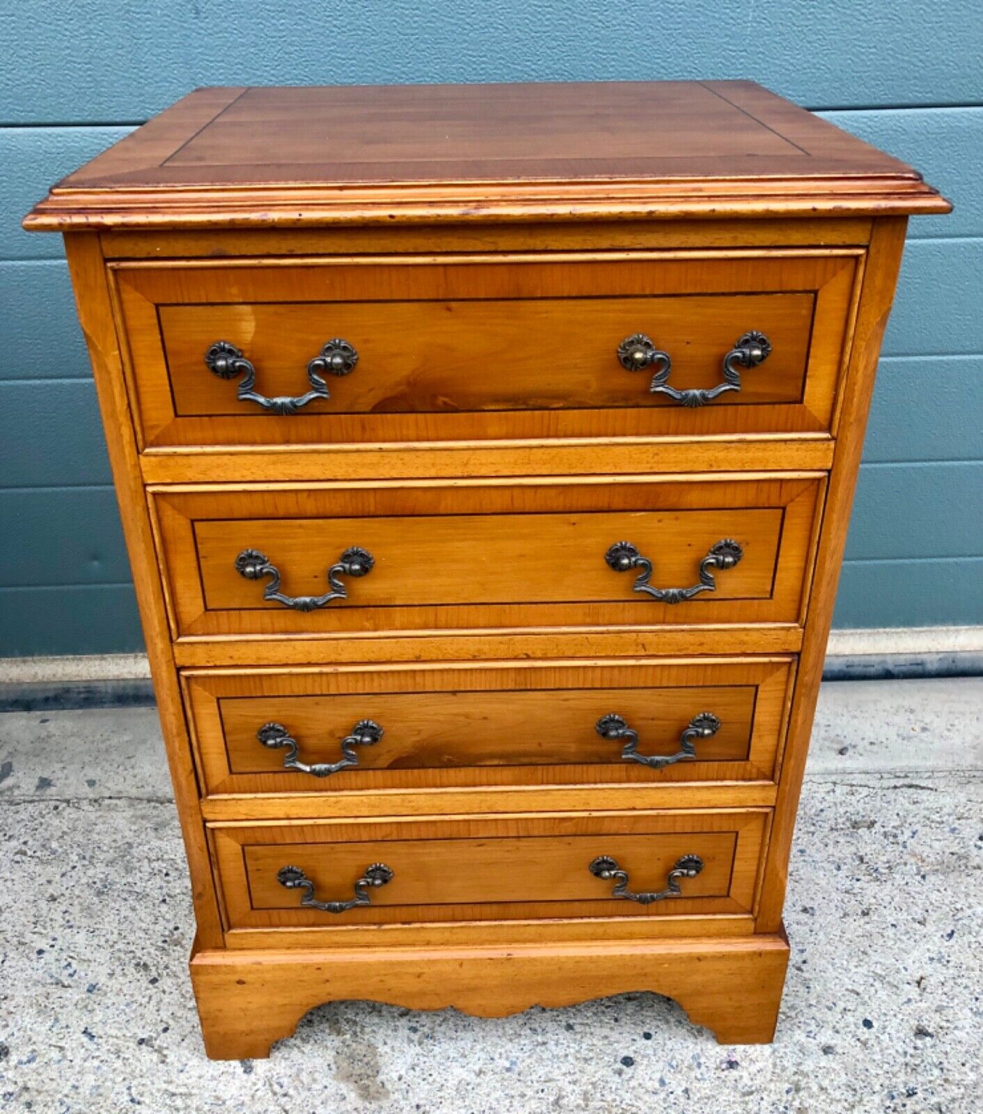 000893....Handsome Pair Of Vintage Yew Bedside Chests / Bedside Tables