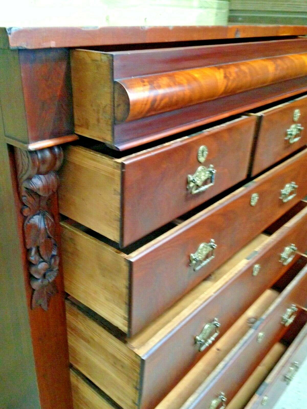 Magnificent Antique Mahogany Chest Of Drawers / Large Chest