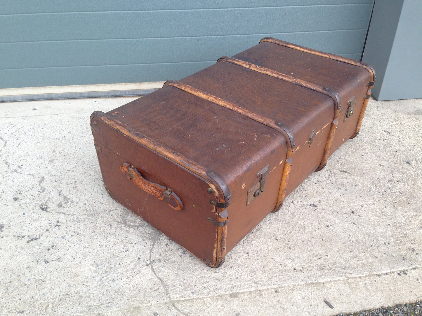 204.....Vintage Travel Trunk / Make Great Coffee Table....SOLD !
