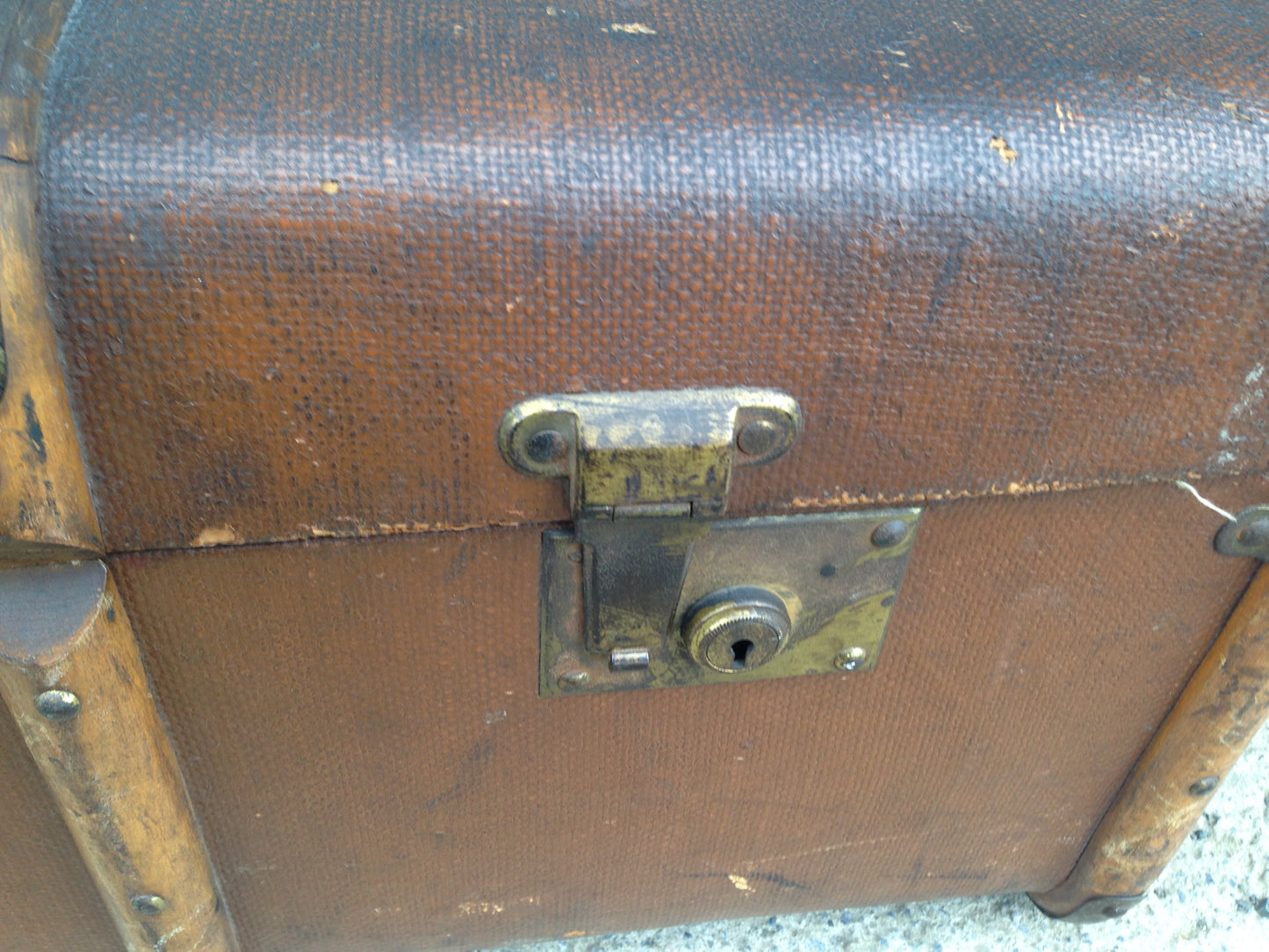 204.....Vintage Travel Trunk / Make Great Coffee Table....SOLD !