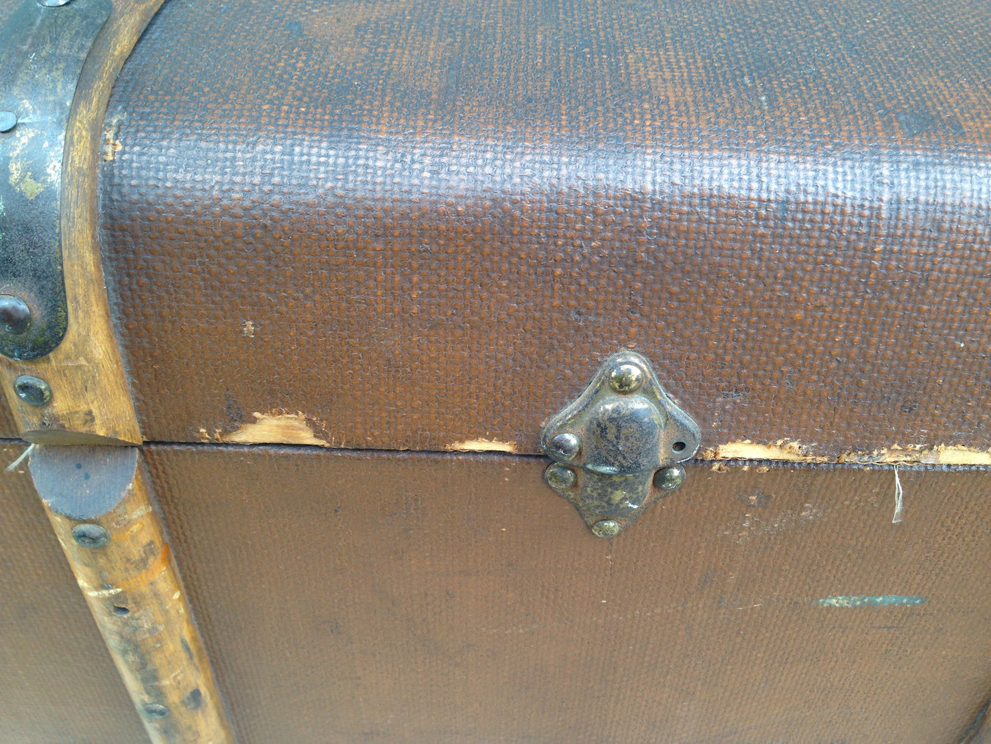 204.....Vintage Travel Trunk / Make Great Coffee Table....SOLD !