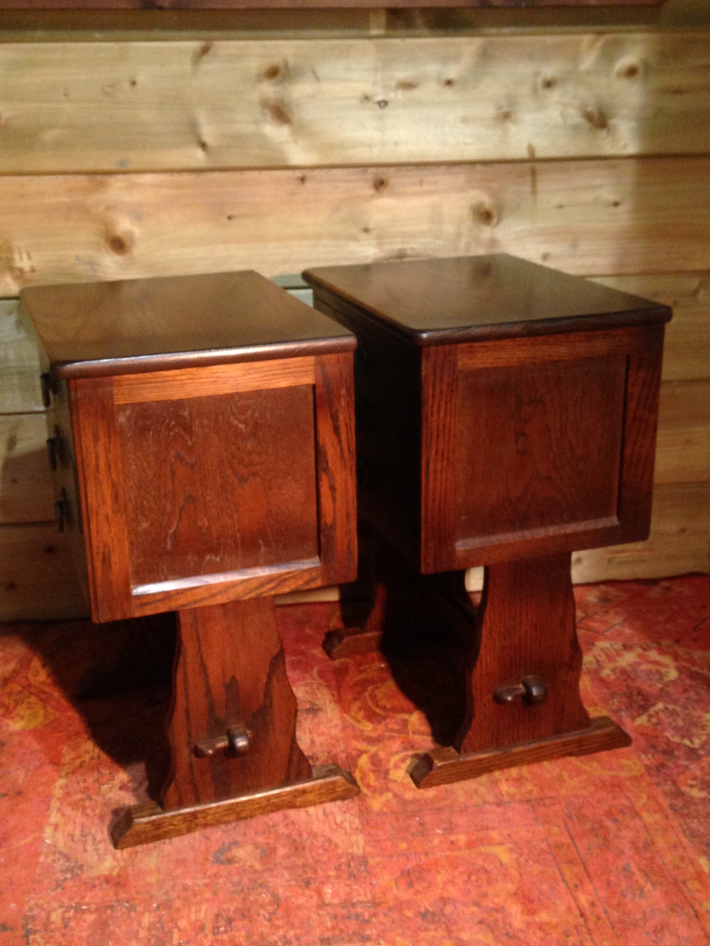 Pair Of Vintage Oak Bedside Chests / Old Charm Style Bedside Chests