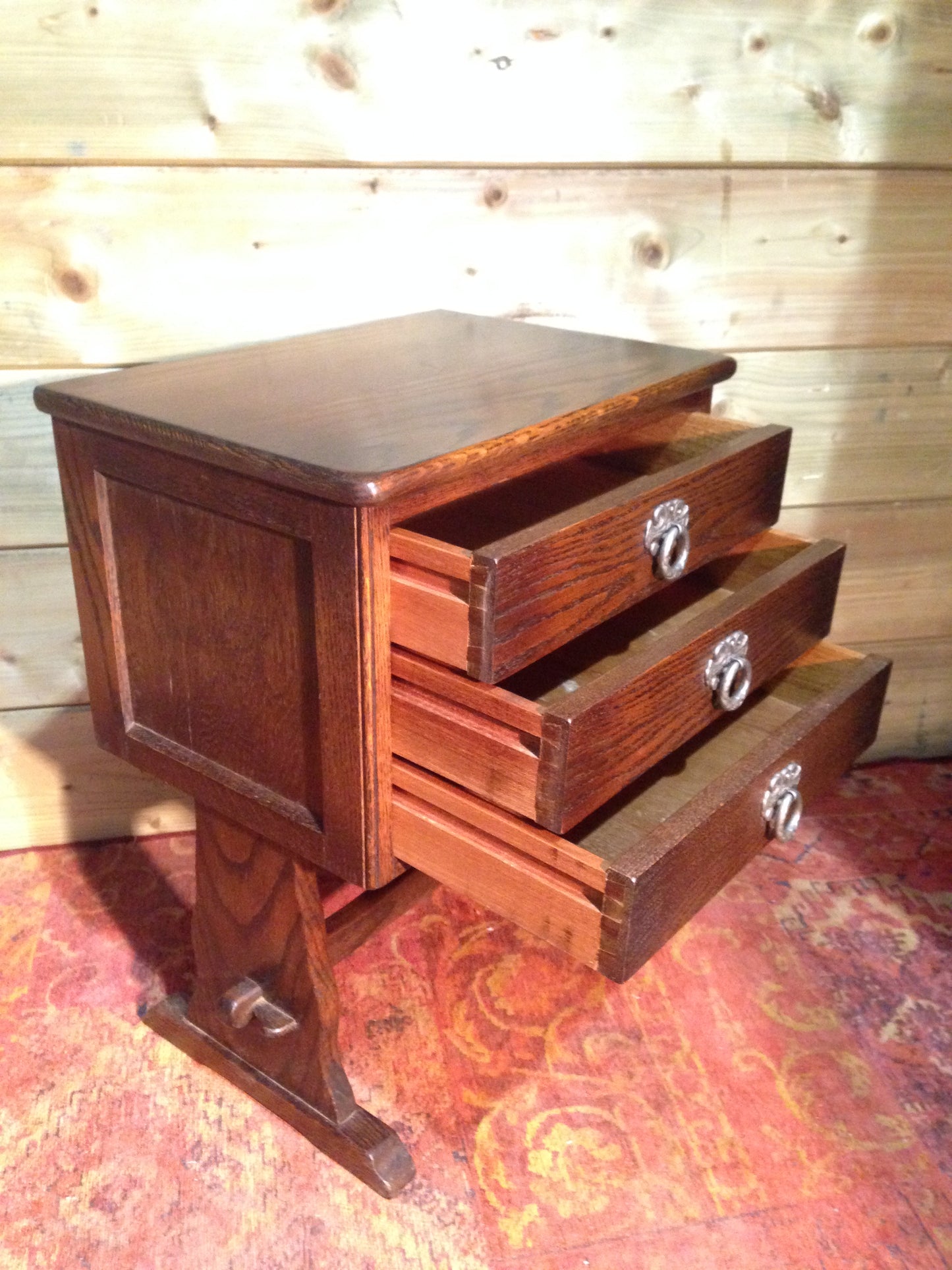 Pair Of Vintage Oak Bedside Chests / Old Charm Style Bedside Chests