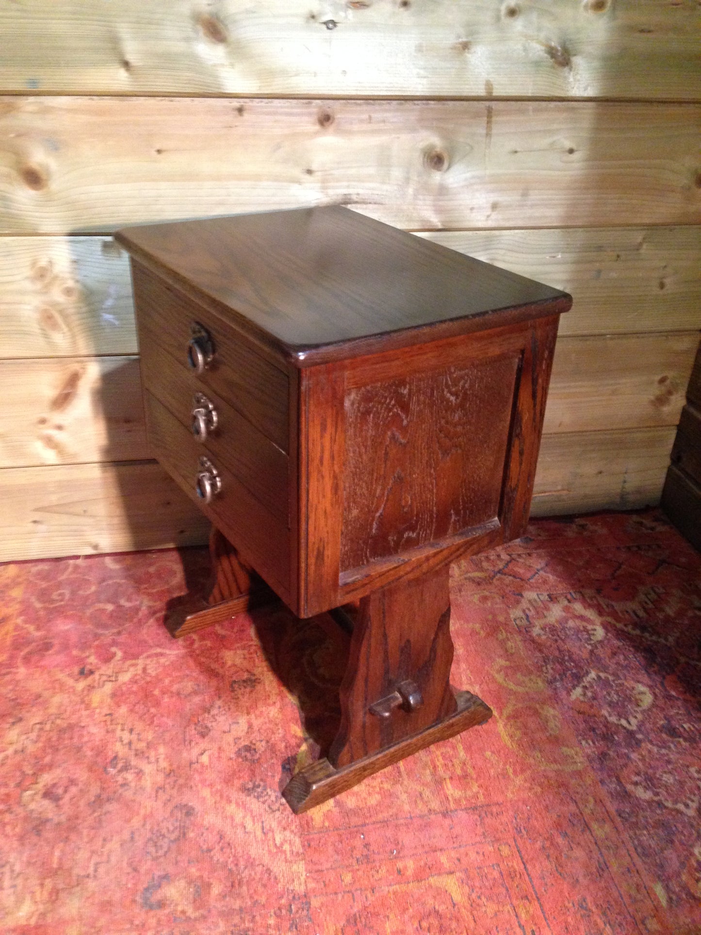 Pair Of Vintage Oak Bedside Chests / Old Charm Style Bedside Chests
