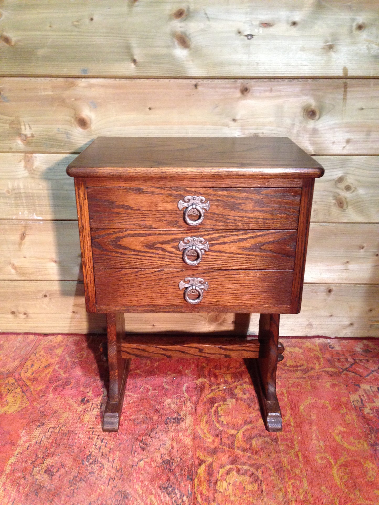Pair Of Vintage Oak Bedside Chests / Old Charm Style Bedside Chests