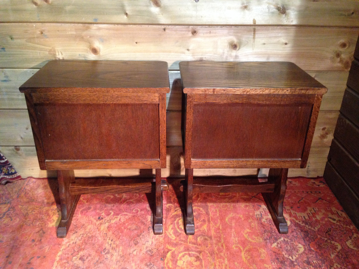 Pair Of Vintage Oak Bedside Chests / Old Charm Style Bedside Chests