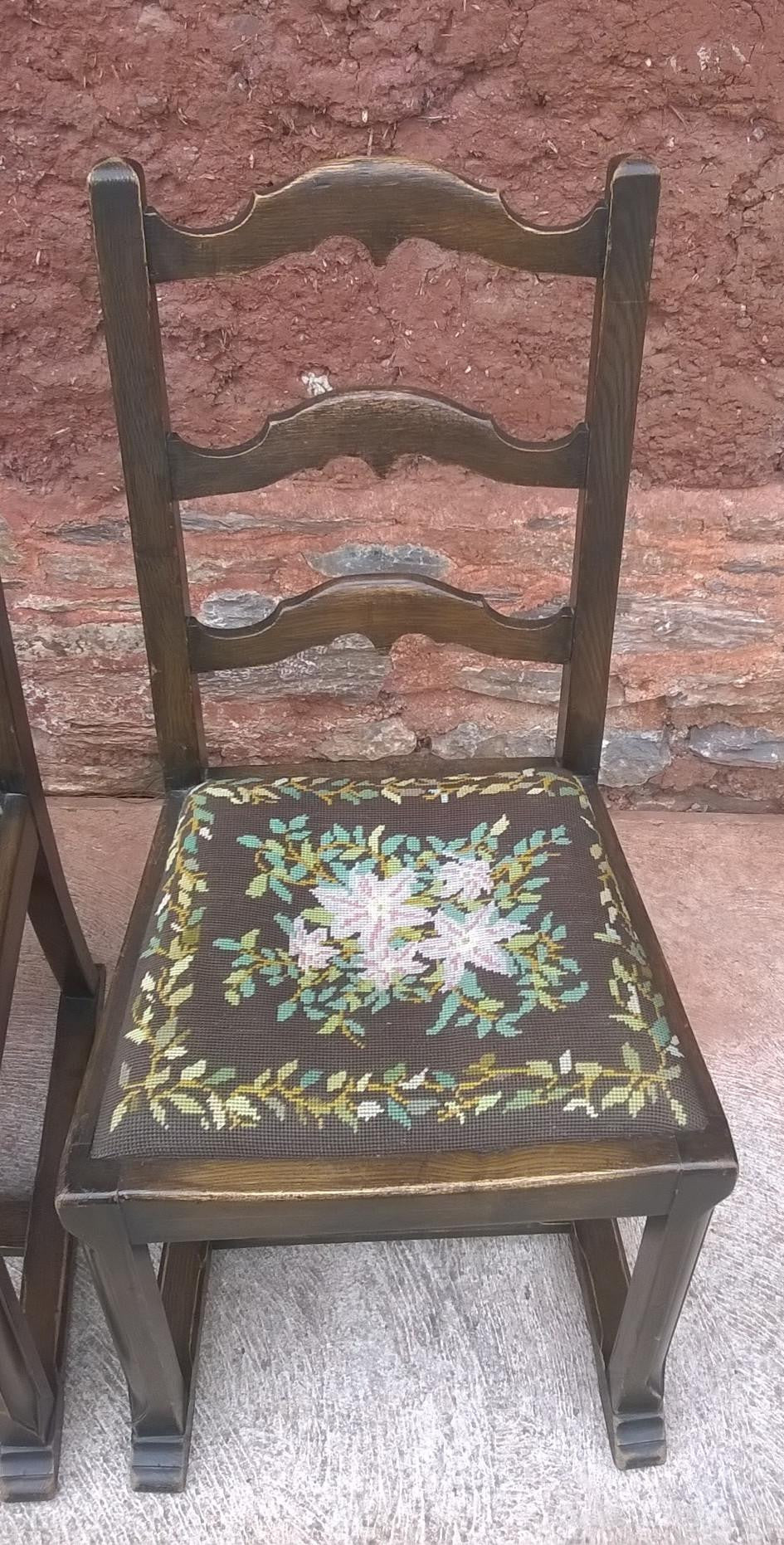 Set Of 4 Arts And Crafts Oak Chairs