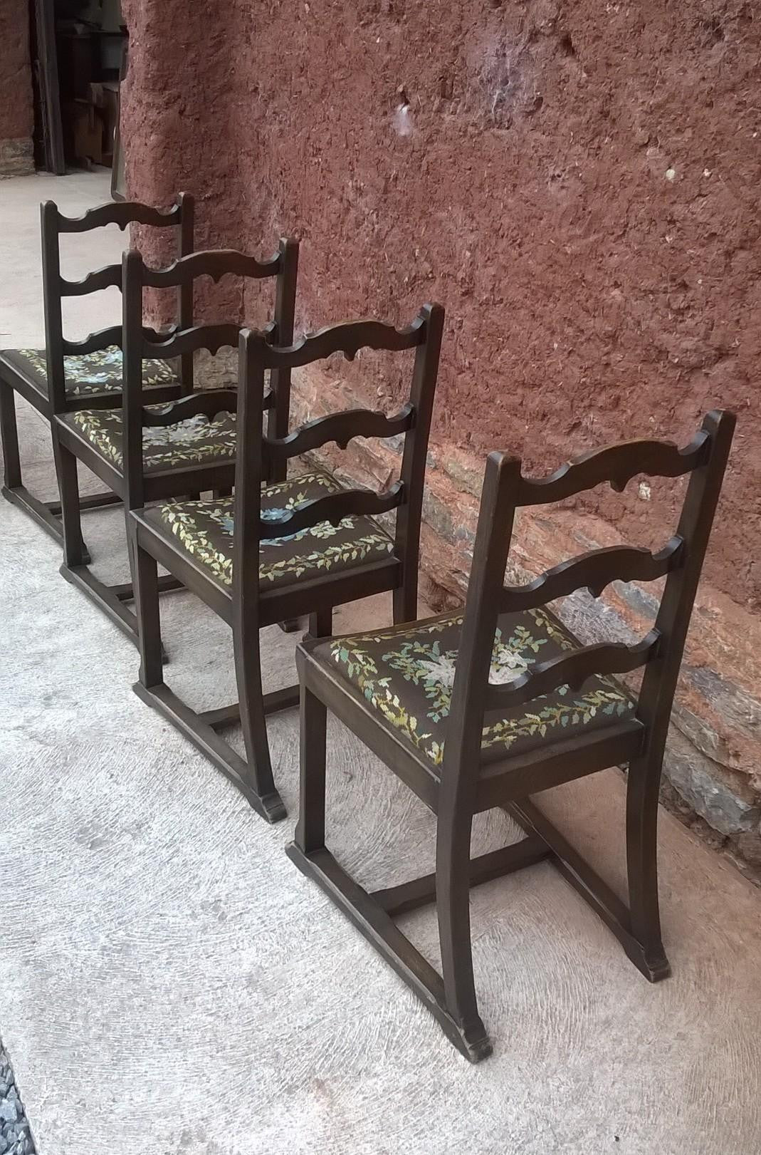 Set Of 4 Arts And Crafts Oak Chairs