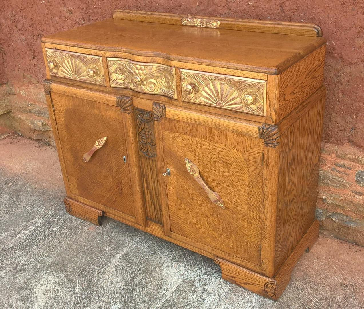 Stunning Vintage Carved Oak Sideboard With Metallic Gilding