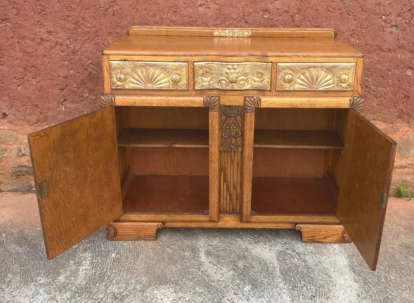 Stunning Vintage Carved Oak Sideboard With Metallic Gilding
