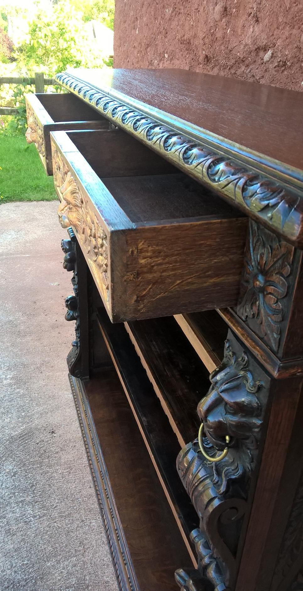 Magnificent Carved Oak Bookcase !