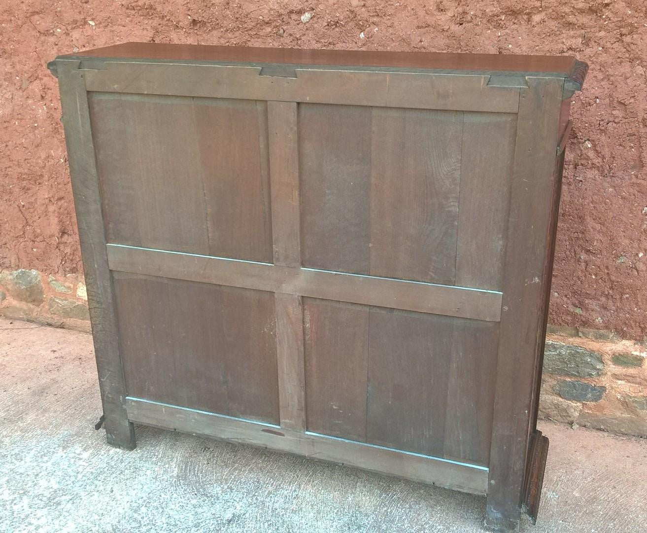 Magnificent Carved Oak Bookcase !