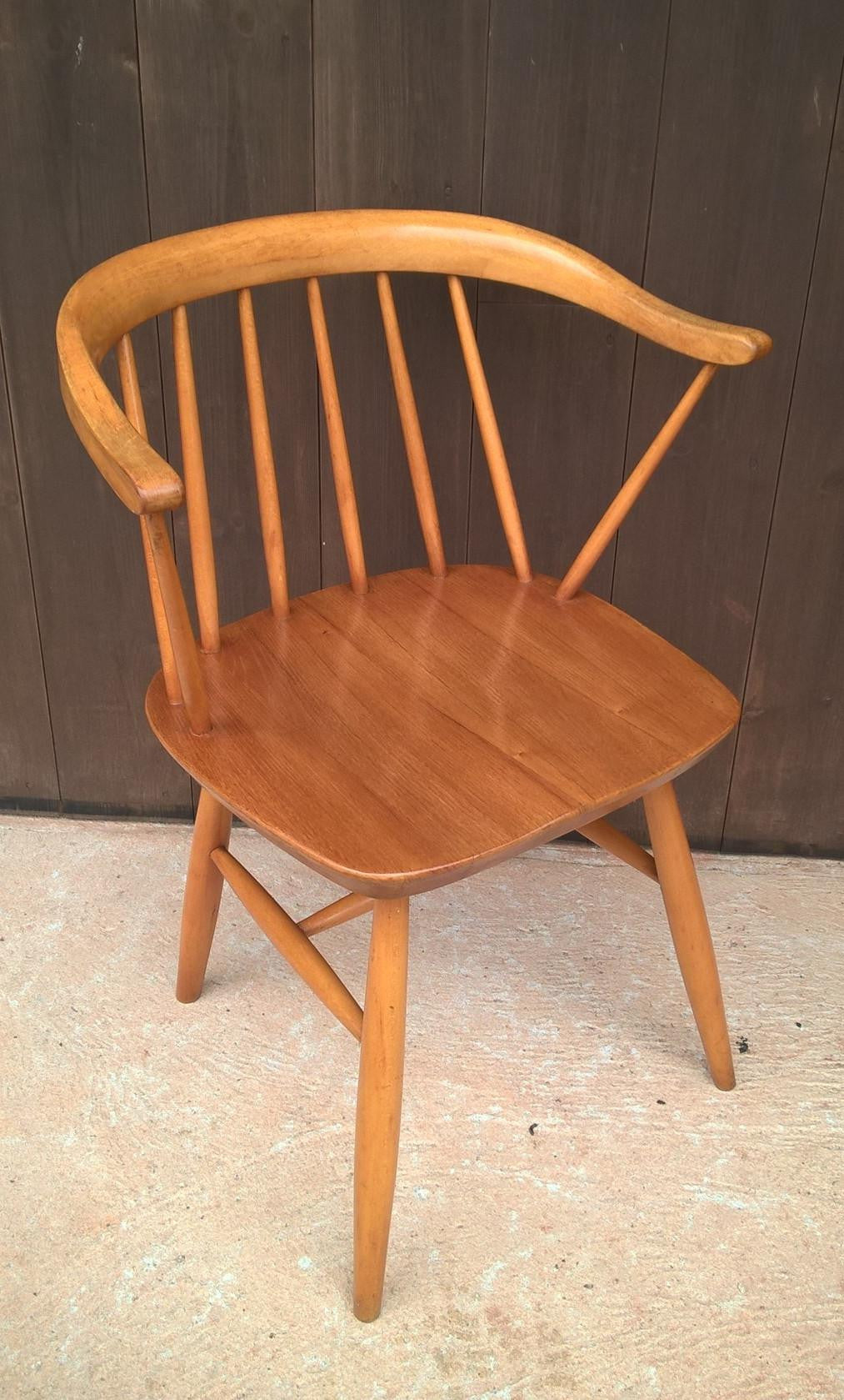 Rare (Ercol Style) Retro Table And 4 Chairs Made By Centa.