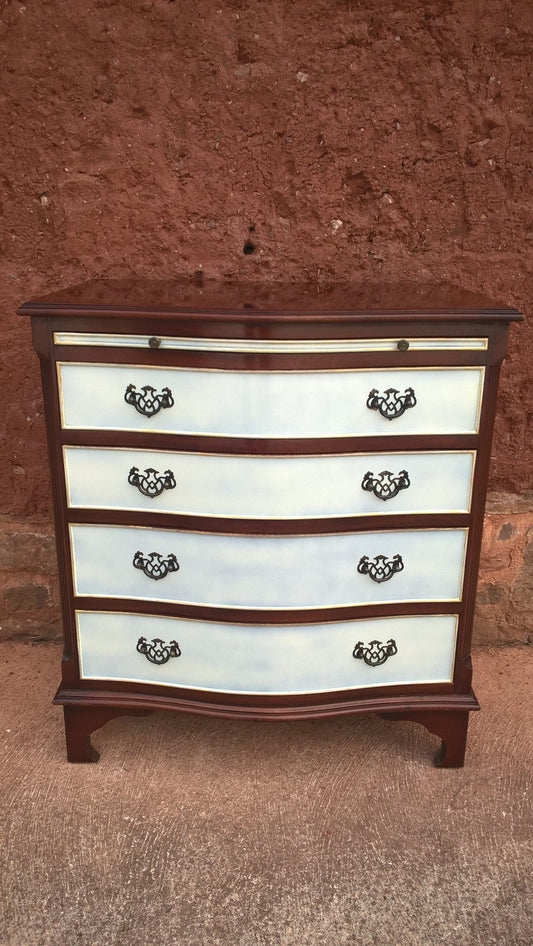 Gorgeous Vintage Chest Of Drawers