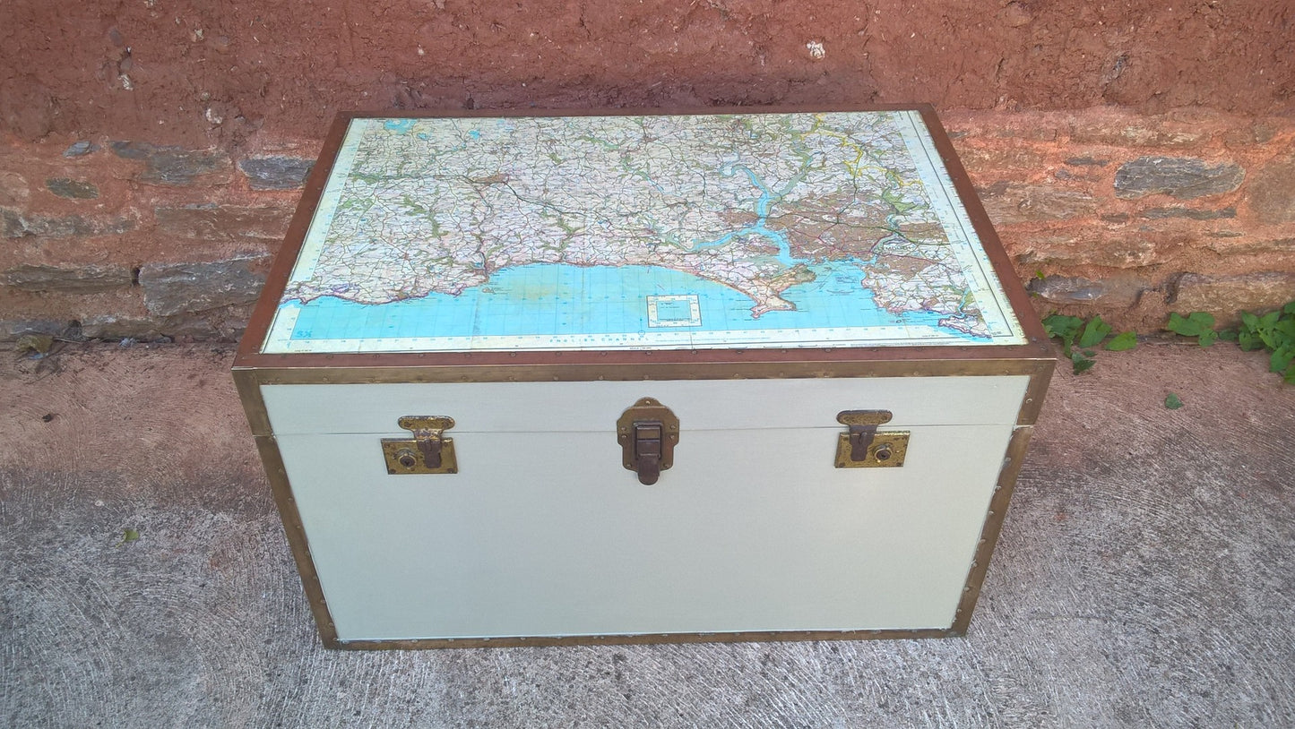 Vintage Travel Trunk / Storage Chest / Coffee Table
