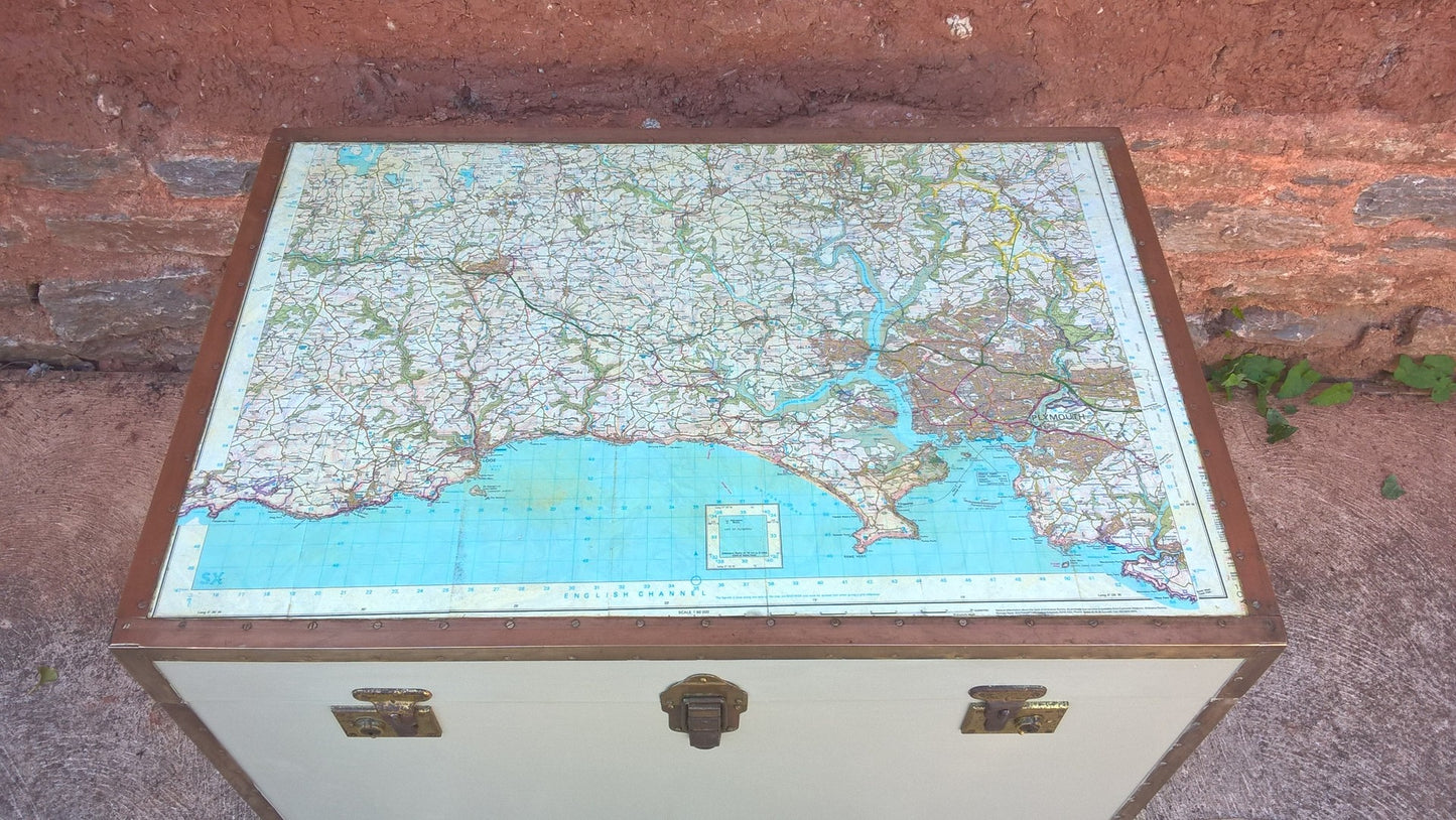 Vintage Travel Trunk / Storage Chest / Coffee Table