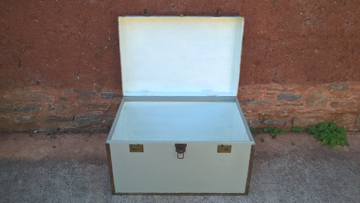 Vintage Travel Trunk / Storage Chest / Coffee Table