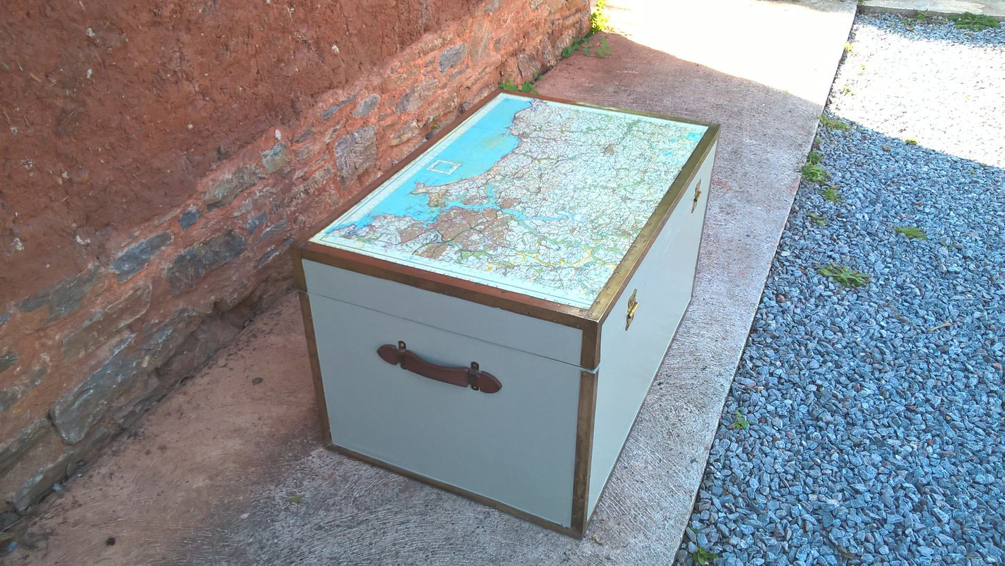 Vintage Travel Trunk / Storage Chest / Coffee Table