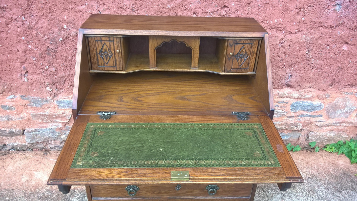 Vintage Old Charm Oak Bureau