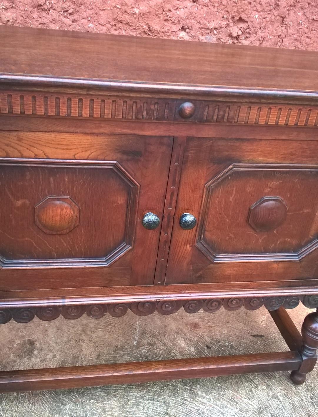 Lovely Vintage Oak Dresser Base / Sideboard / Drinks Cabinet